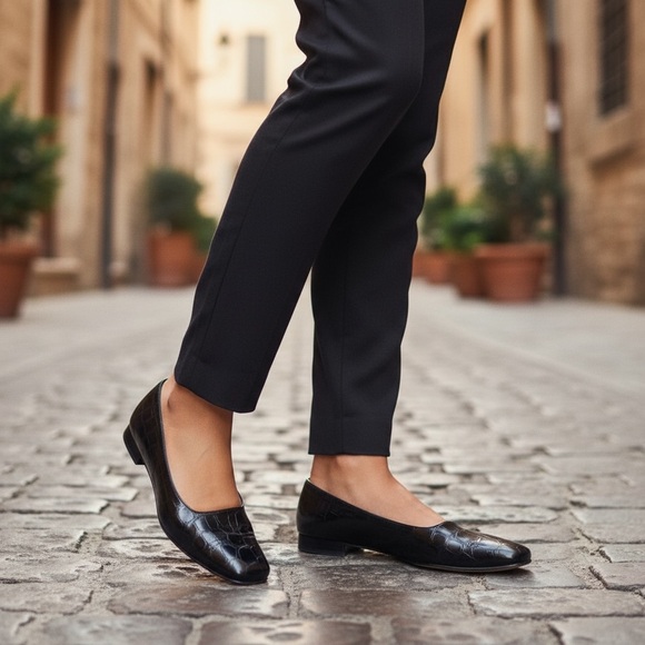 Salvatore Ferragamo Leather Flats - Picture 1 of 6